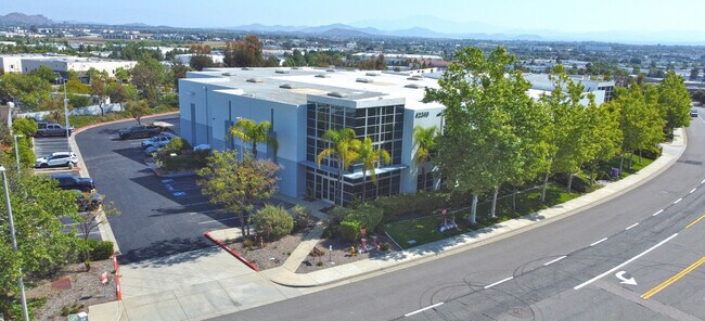 Plus de détails pour 42349 Winchester Rd, Temecula, CA - Industriel à louer