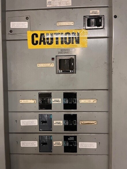 19200 Cranwood Pky, Warrensville Heights, OH à louer - Photo du bâtiment - Image 3 de 19