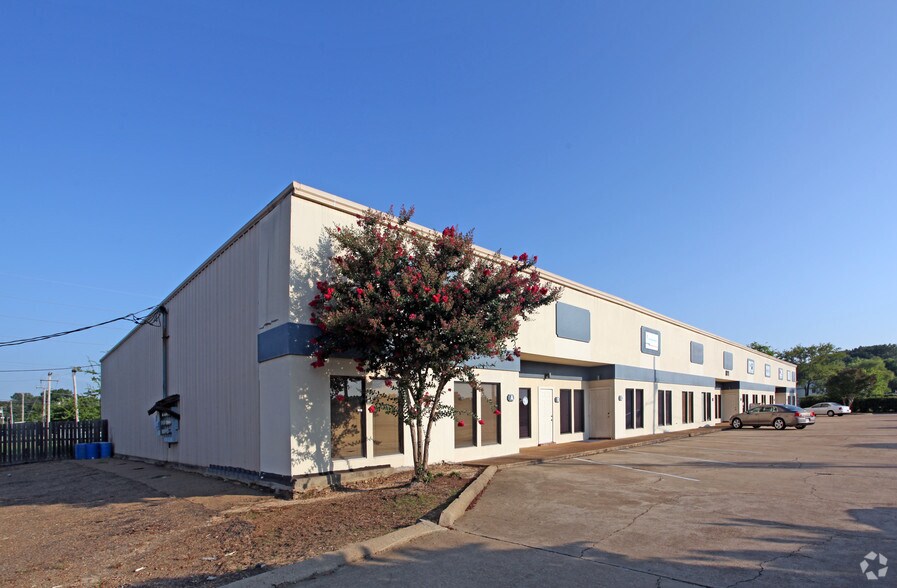 802-808 Foley St, Jackson, MS à louer - Photo du bâtiment - Image 2 de 7