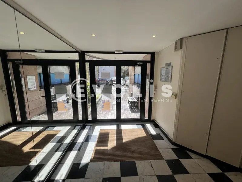 Office in Noisy-le-Grand for sale Lobby- Image 1 of 8