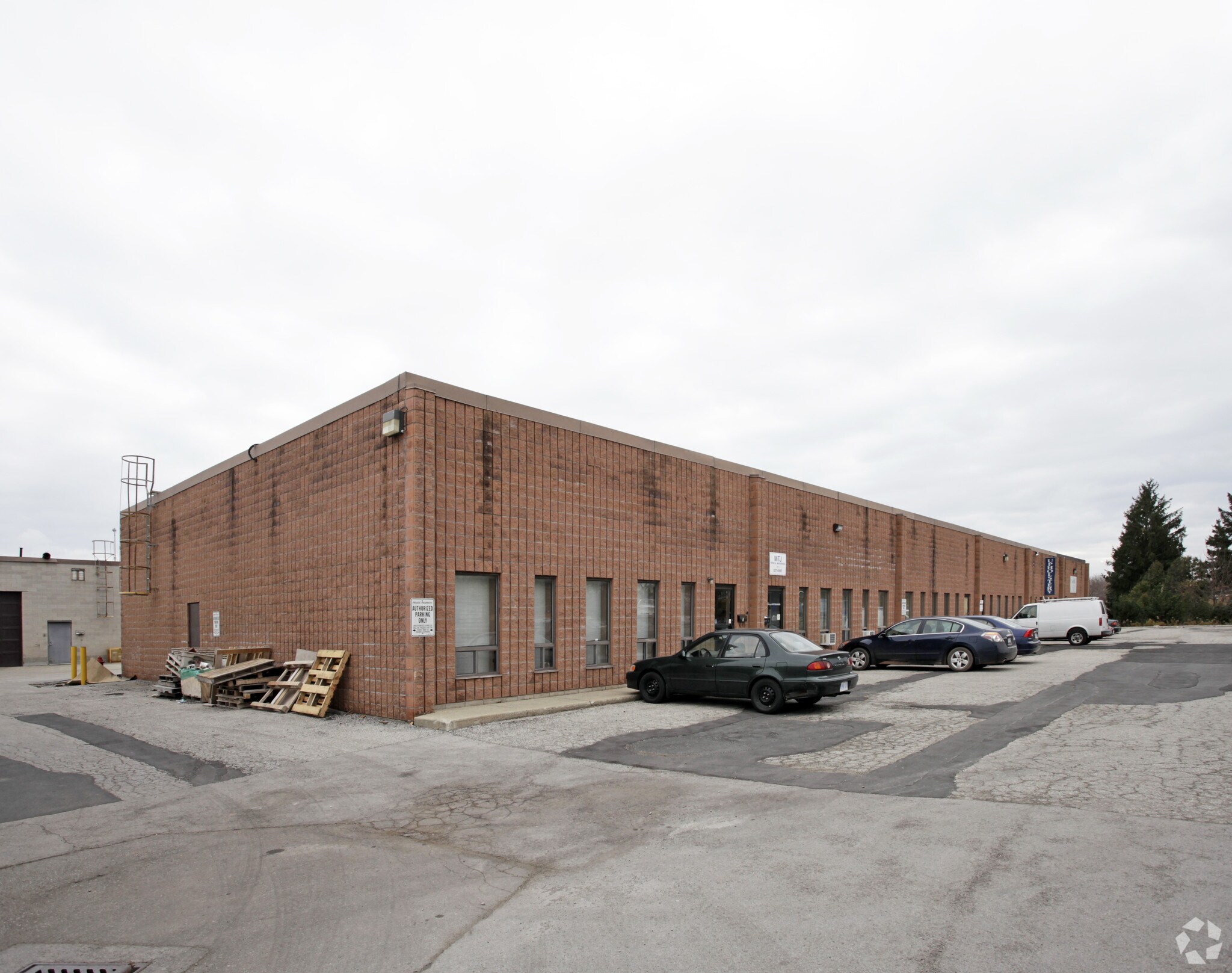 1290 Speers Rd, Oakville, ON for sale Primary Photo- Image 1 of 1