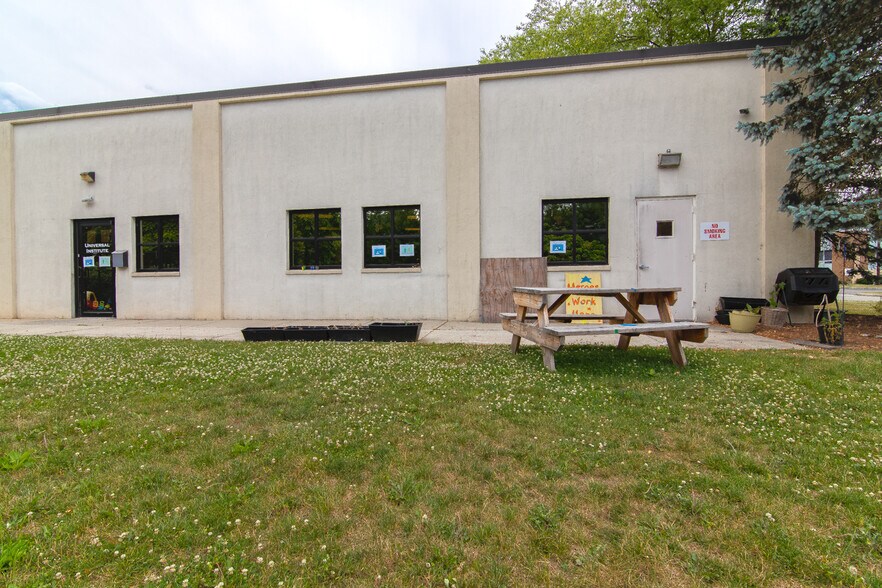 18 Microlab Rd, Livingston, NJ à louer - Photo du bâtiment - Image 2 de 27