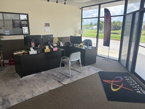 4498 Vineland Rd, Orlando, FL for lease Interior Photo- Image 2 of 8