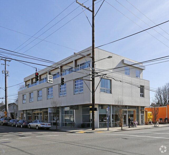 10-12 NE Shaver St, Portland, OR à vendre - Photo du bâtiment - Image 2 de 27