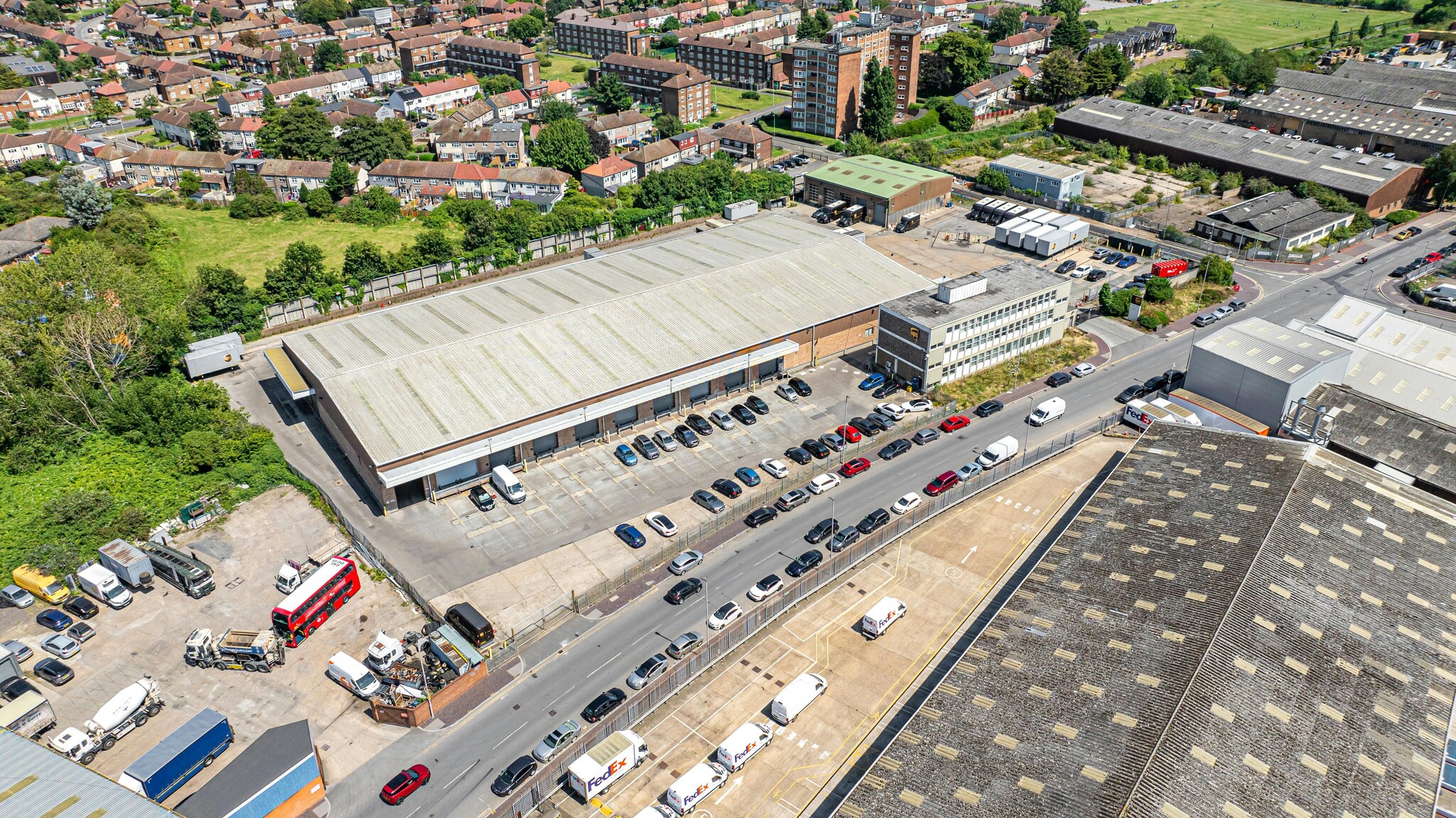 3-5 Thames Rd, Barking for lease Primary Photo- Image 1 of 6