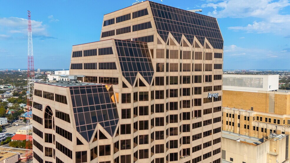 300 Convent St, San Antonio, TX à louer - Photo du bâtiment - Image 3 de 20