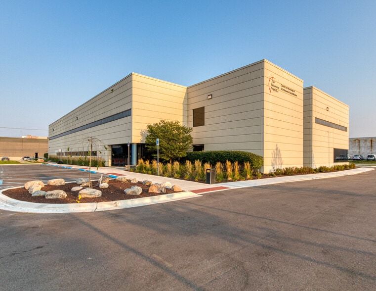 11878 Hubbard St, Livonia, MI for lease - Building Photo - Image 2 of 9