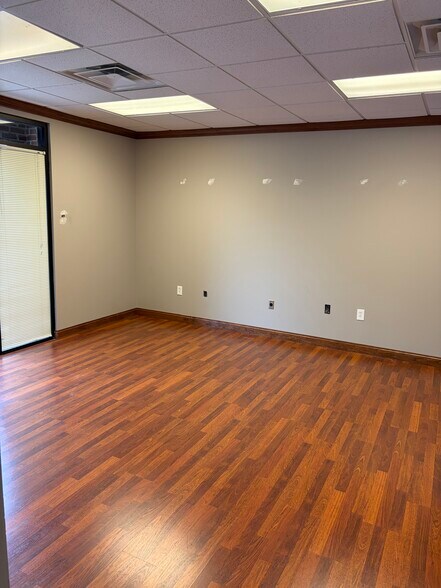 533 High Suite 1 st, Bowling Green, KY à louer - Photo du bâtiment - Image 2 de 11