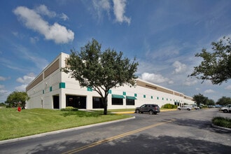 7800-7890 NW 80th St, Miami, FL for lease Building Photo- Image 1 of 1
