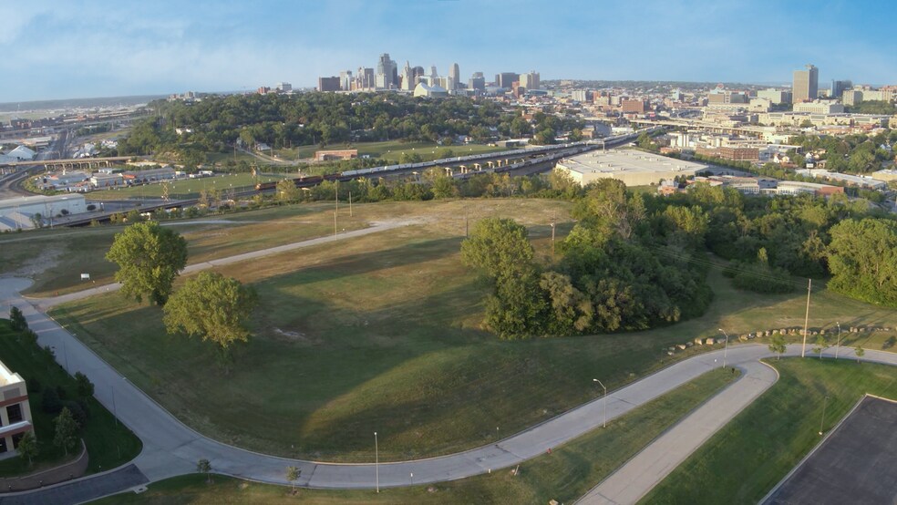 1541 W 27th St, Kansas City, MO à vendre - Photo du bâtiment - Image 1 de 2
