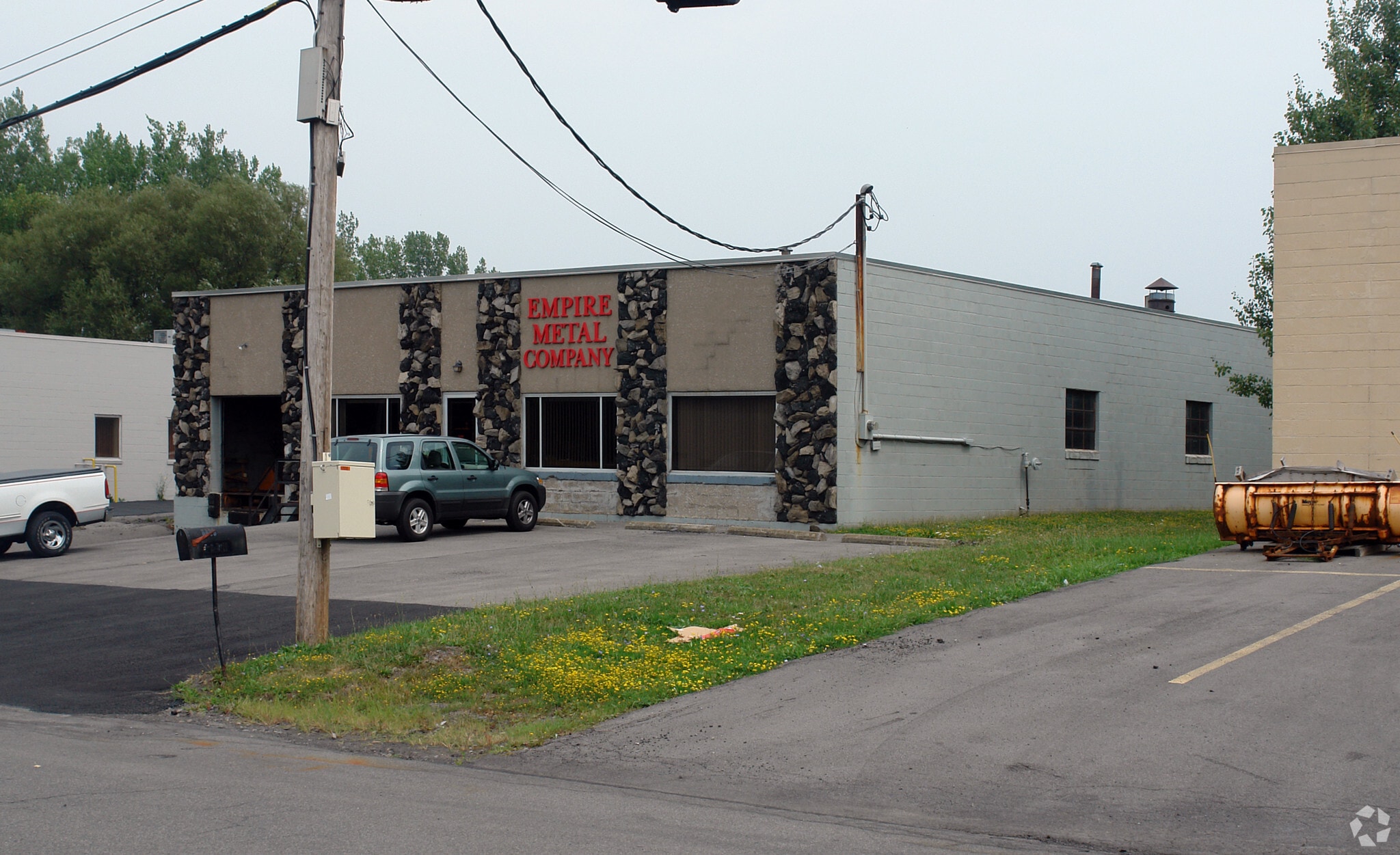 6800 Newbrook Ave, East Syracuse, NY for lease Building Photo- Image 1 of 4