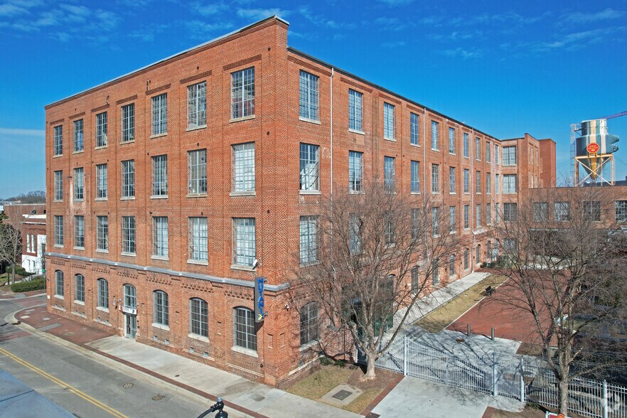 614 W Main St, Durham, NC à louer - Photo principale - Image 1 de 18