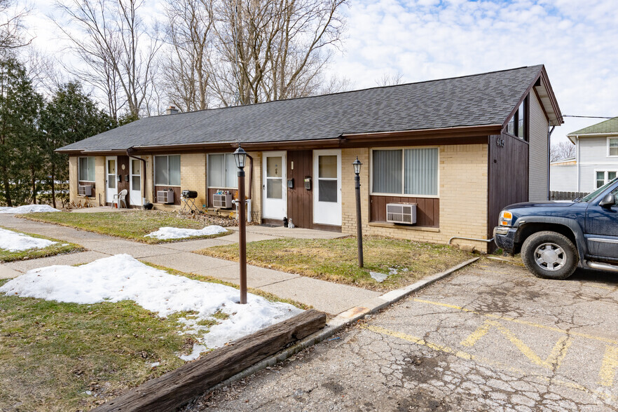 4431-4435 Holt Rd, Holt, MI à vendre - Photo du bâtiment - Image 1 de 1