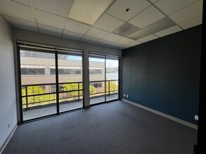 591 Redwood Hwy, Mill Valley, CA à louer Photo du bâtiment- Image 2 de 4