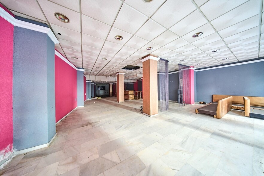 Calle Sol, 23-23, Granada, Granada for sale - Interior Photo - Image 2 of 12