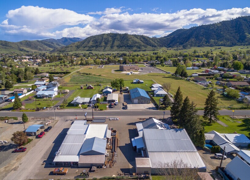 5824 Sunset Hwy, Cashmere, WA for sale - Building Photo - Image 2 of 29