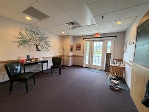 9945 Vail Dr, Twinsburg, OH à louer Photo intérieure- Image 1 de 3