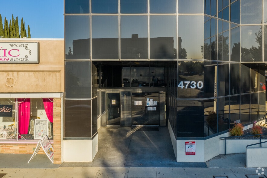 4730 Woodman Ave, Sherman Oaks, CA for lease - Building Photo - Image 3 of 5