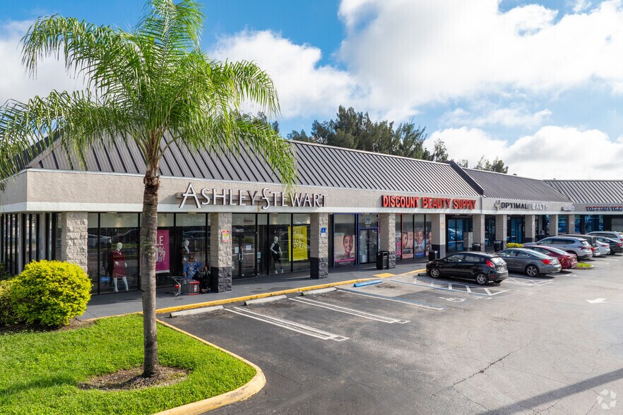 17237-17161 NW 27th Ave, Opa Locka, FL à louer - Photo du bâtiment - Image 3 de 20