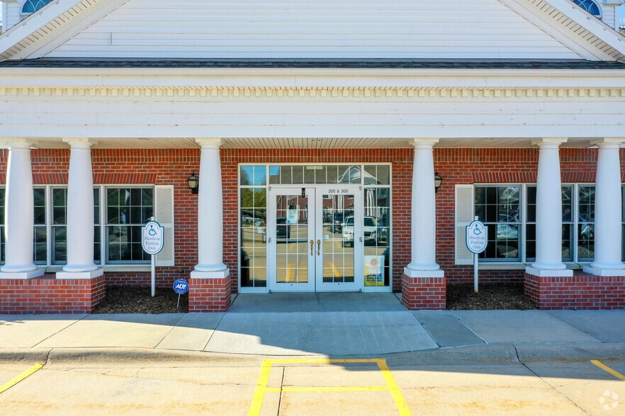 5757 S 34th St, Lincoln, NE for lease - Building Photo - Image 2 of 4