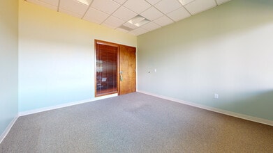 1801 W Bay Dr, Olympia, WA for lease Interior Photo- Image 2 of 7