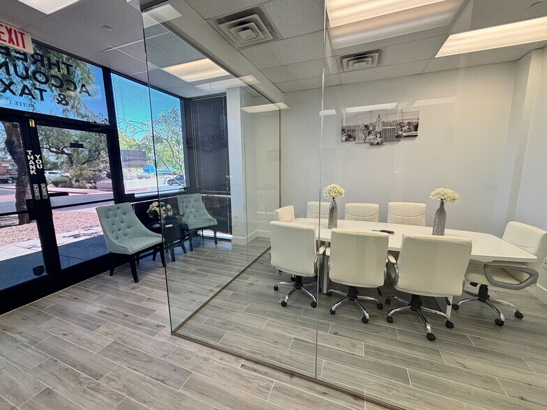 4035 W Chandler Blvd, Chandler, AZ à louer - Photo du bâtiment - Image 3 de 8