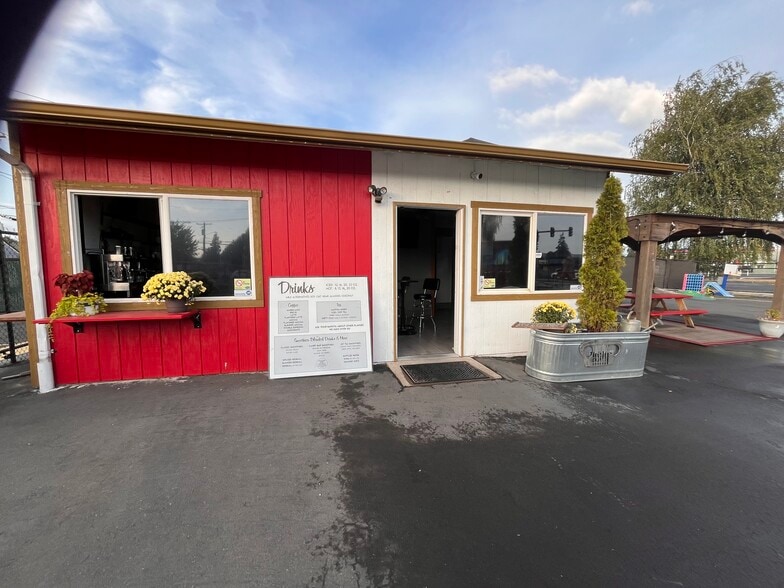 411 Oregon Way - Food Truck Pad portefeuille de 2 propriétés à vendre sur LoopNet.ca - Photo principale - Image 1 de 23