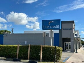 4713-4725 SW 8th St, Miami, FL à louer Photo du bâtiment- Image 1 de 5