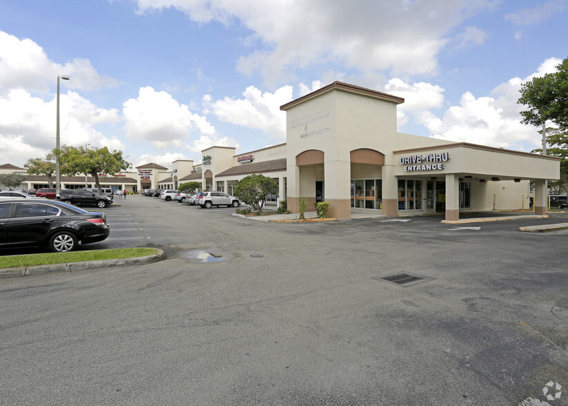 9525-9655 Doral Blvd, Miami, FL for lease - Primary Photo - Image 3 of 13