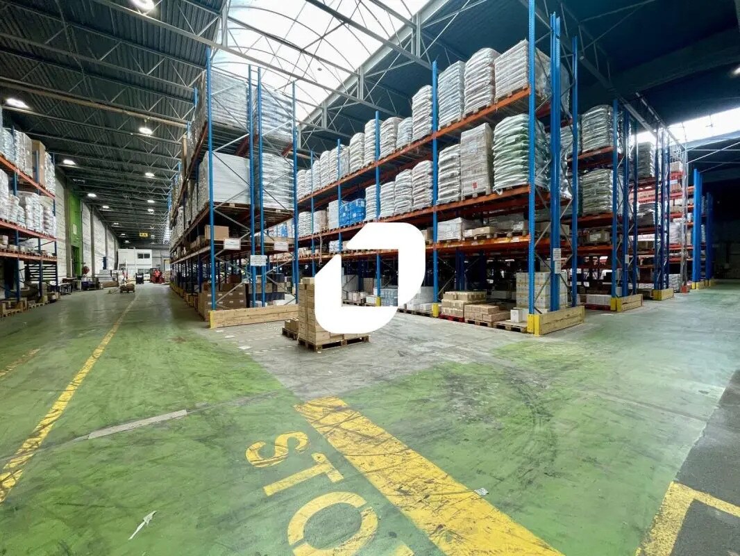 Flex dans Saint-Priest à louer Photo du bâtiment- Image 1 de 30