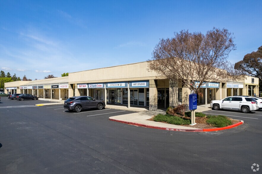 4811 Hopyard Rd, Pleasanton, CA à louer - Photo du bâtiment - Image 2 de 10