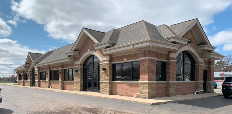 2609 Metropolitan Pky, Sterling Heights, MI for lease - Building Photo - Image 3 of 20