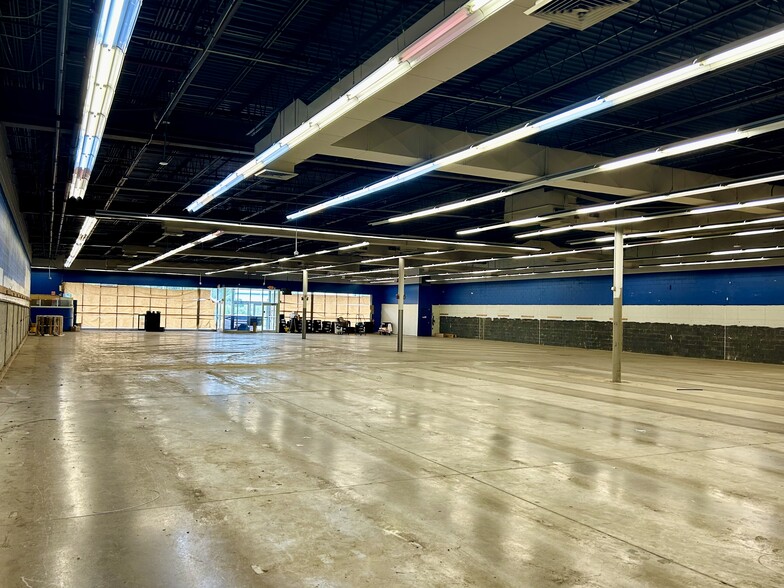 1181 N Greece Rd, Rochester, NY à louer - Photo intérieure - Image 3 de 13