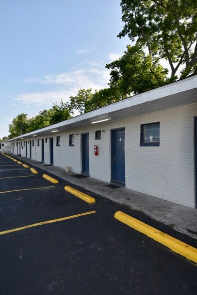 3401 N Alexander Dr, Baytown, TX for sale - Building Photo - Image 2 of 20