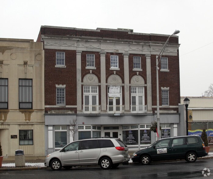 616 E Landis Ave, Vineland, NJ à louer - Photo du bâtiment - Image 2 de 28