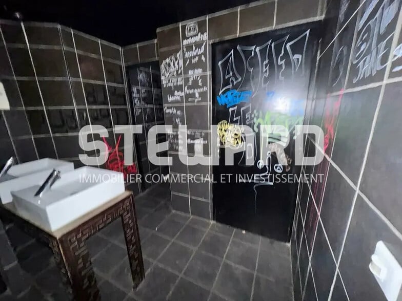 Commerce de détail dans Lille à louer - Photo intérieure - Image 2 de 8