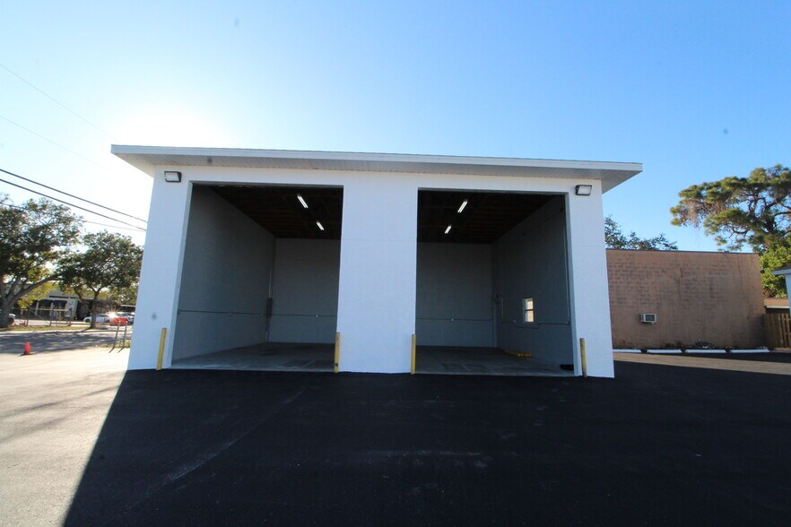 1967 17th St, Sarasota, FL à louer - Photo du bâtiment - Image 3 de 13