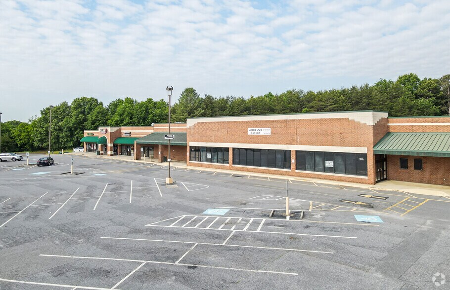 2725 Northwest Blvd, Newton, NC à louer - Photo principale - Image 1 de 7