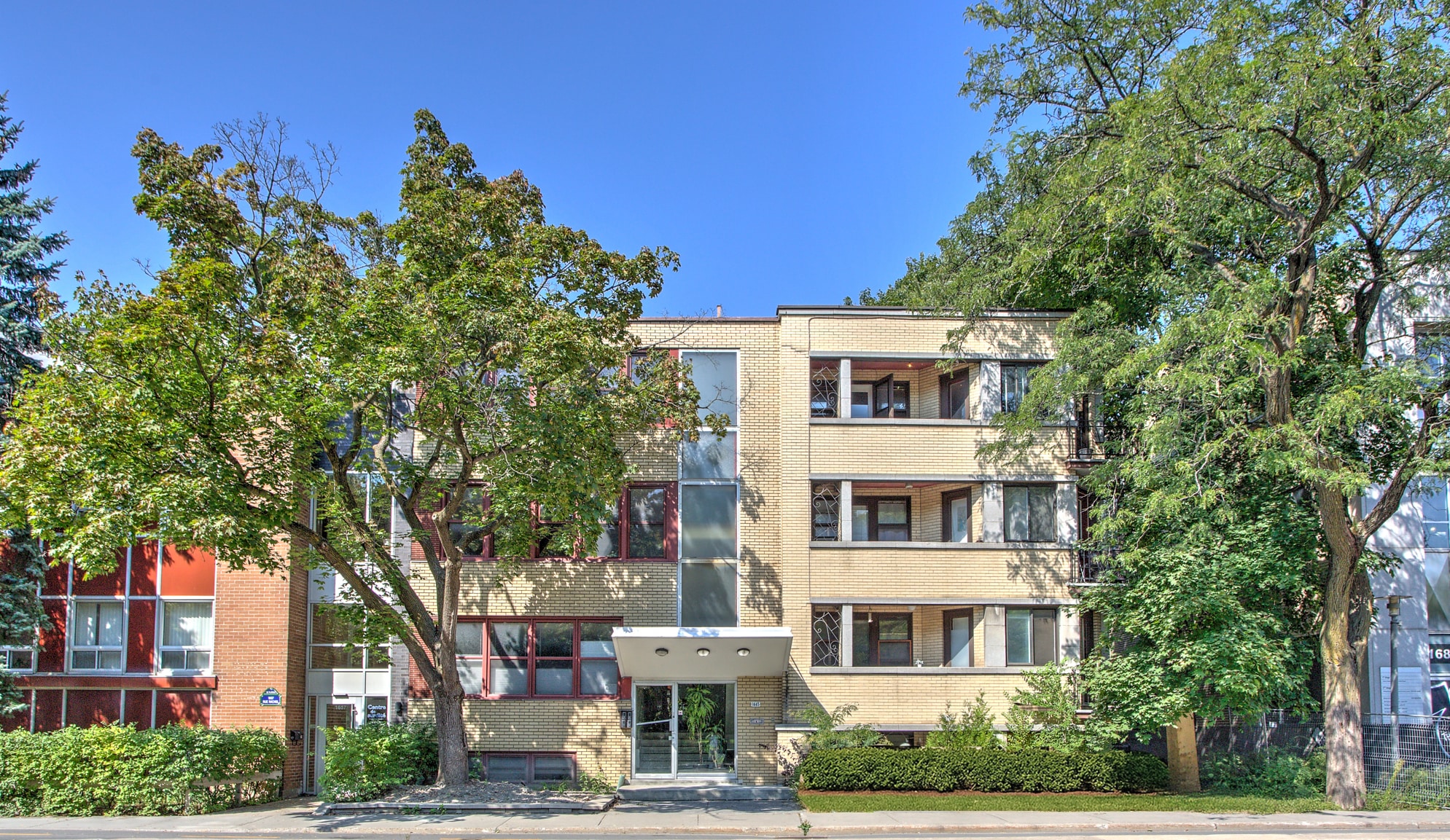 1675 Rue Rachel E, Montréal, QC for sale Primary Photo- Image 1 of 2