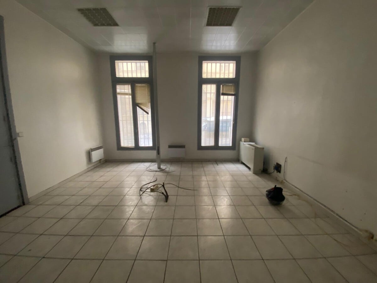 Rue Edouard Delanglade, Marseille, BDR 13006 -  -  - Interior Photo - Image 1 of 4