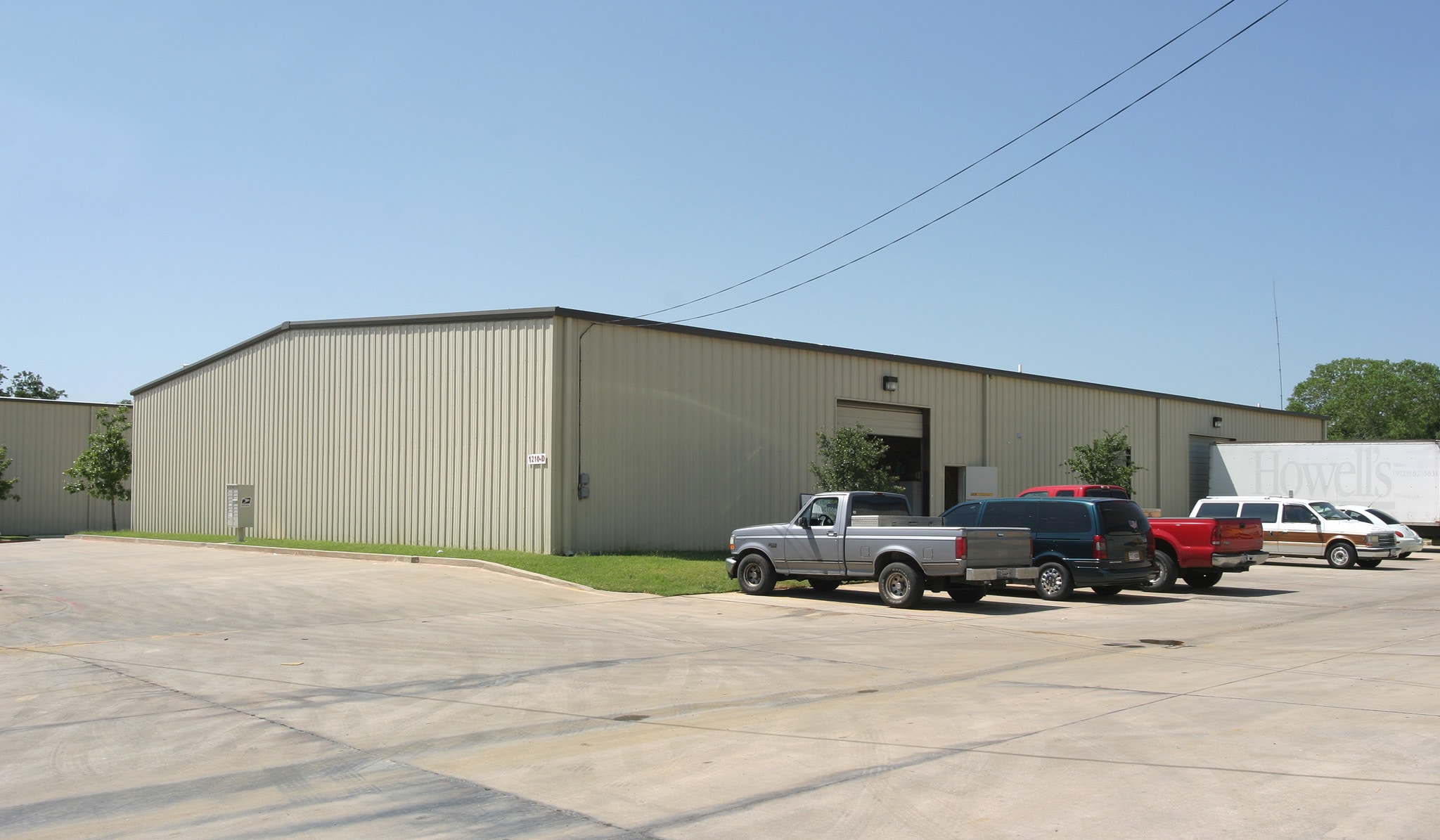 1210 E Duncan St, Denton, TX for lease Primary Photo- Image 1 of 3