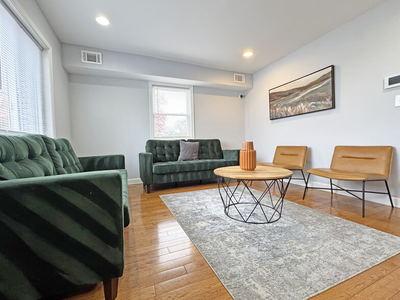 4013 Gault Pl NE, Washington, DC for sale - Building Photo - Image 2 of 7