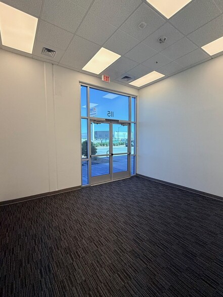 515 N Gibson Rd, Henderson, NV for lease - Building Photo - Image 2 of 17