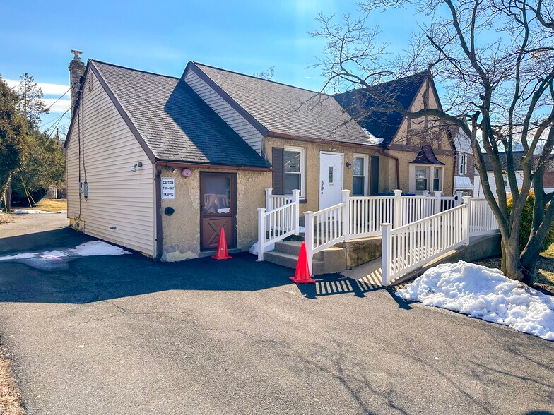 1201 Easton Rd, Roslyn, PA à louer - Photo du bâtiment - Image 3 de 18