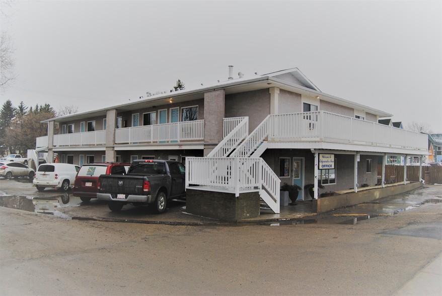 5217 Lakeshore Dr, Sylvan Lake, AB à vendre - Photo principale - Image 1 de 1