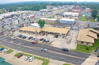 More details for 101-127 E Parkway Dr, Russellville, AR - Retail for Sale