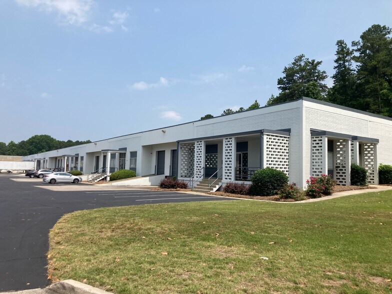 440-490 Great Southwest Pky SW, Atlanta, GA for lease - Building Photo - Image 1 of 3