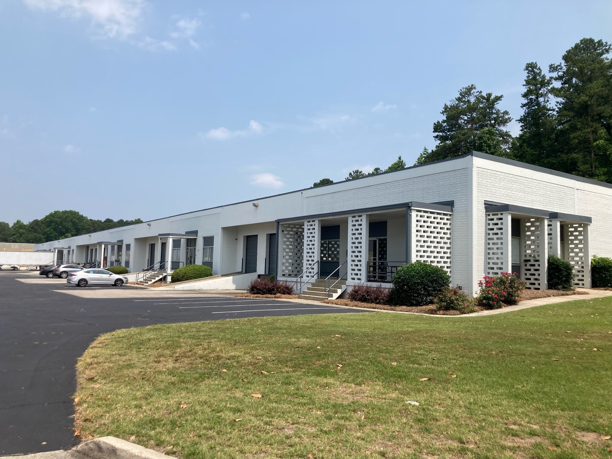 440-490 Great Southwest Pky SW, Atlanta, GA for lease Primary Photo- Image 1 of 13
