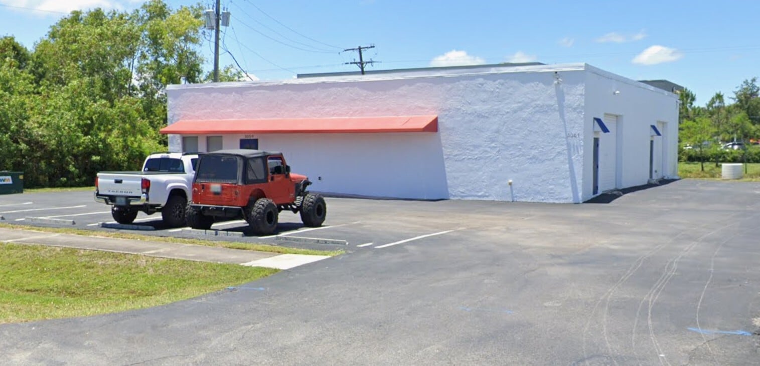 3059-3061 SE Monroe St, Stuart, FL for lease Building Photo- Image 1 of 3