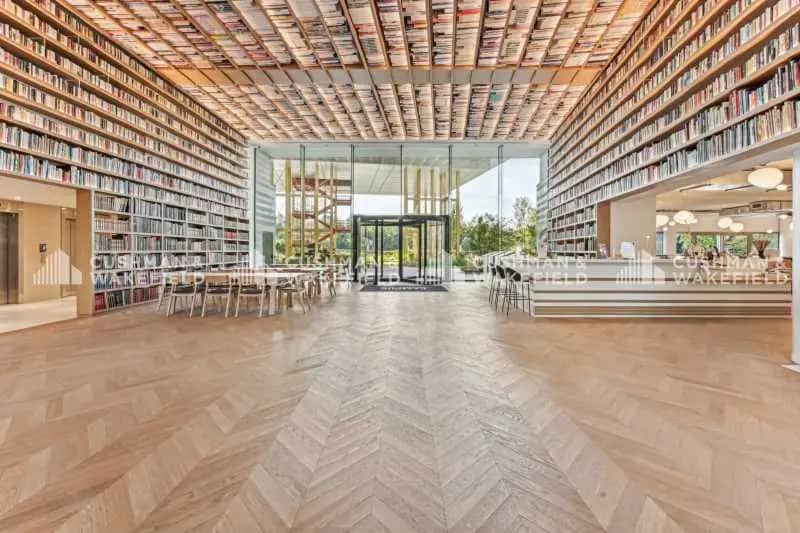 Bureau dans Boulogne-Billancourt à louer - Photo du bâtiment - Image 2 de 12